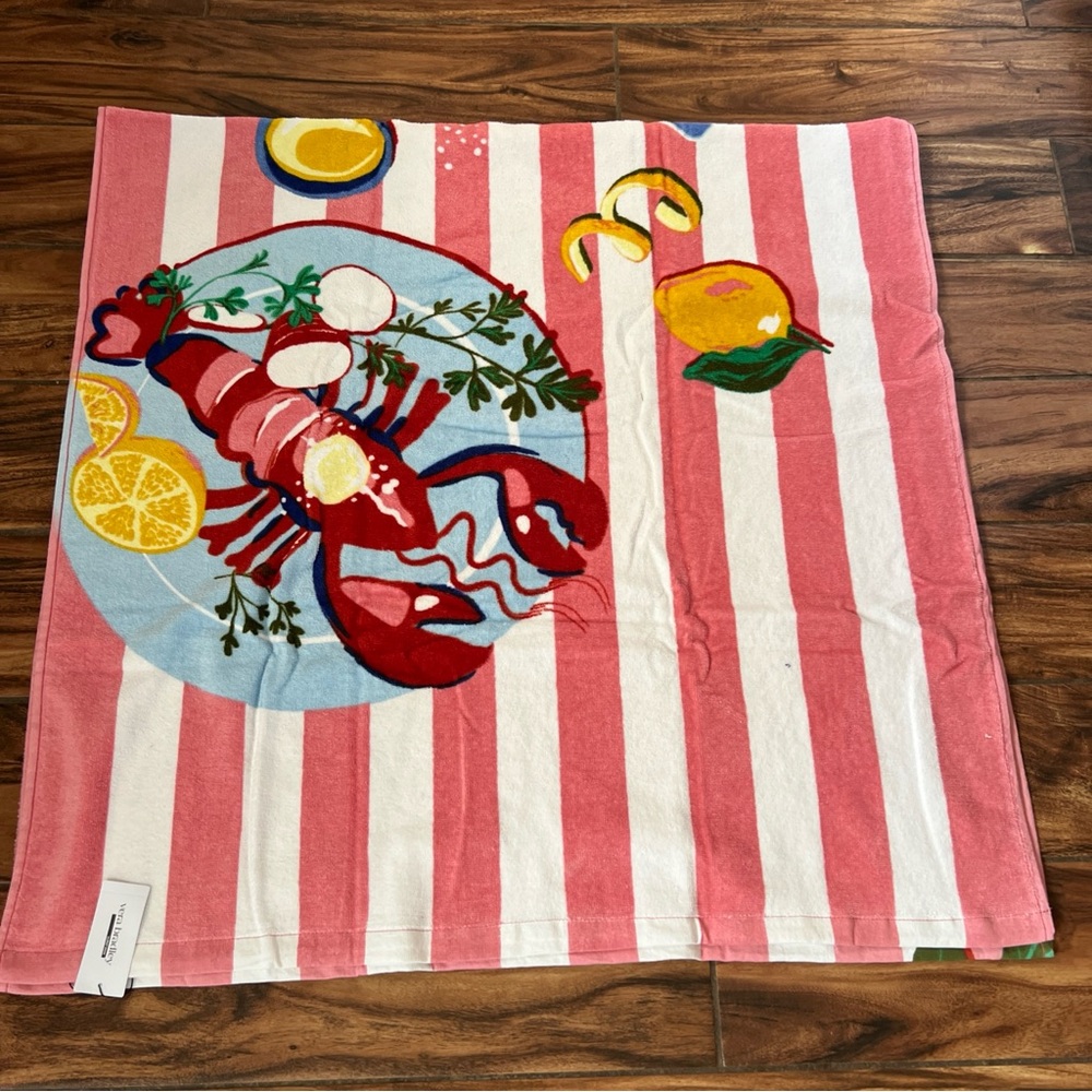 NWT Vera Bradley Beach Towel - Lobster Clause White
